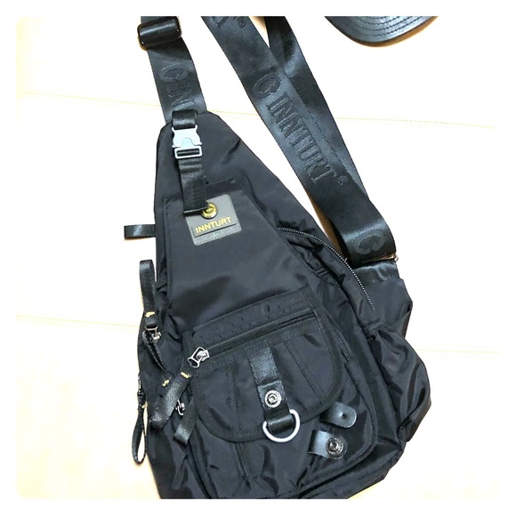 innturt sling bag